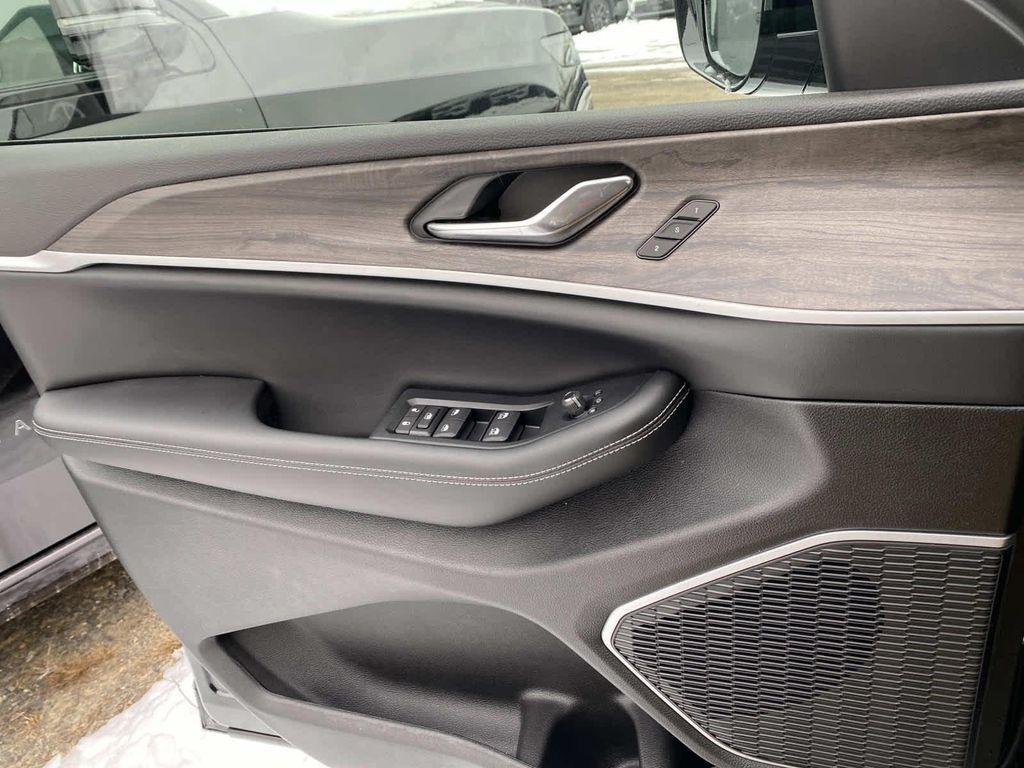 new 2026 Jeep Grand Cherokee car, priced at $50,805