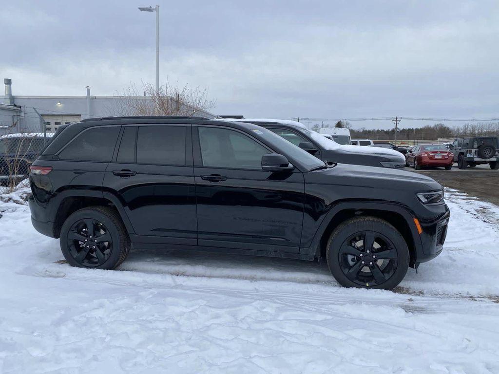 new 2026 Jeep Grand Cherokee car, priced at $50,805