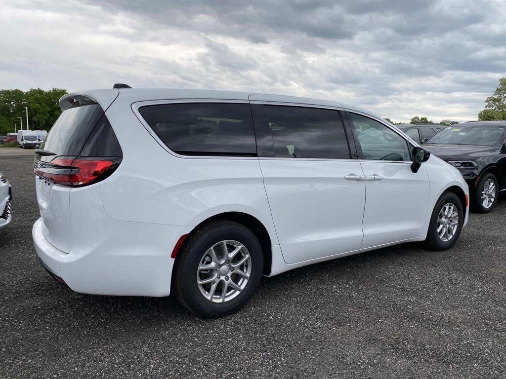 new 2027 Chrysler Pacifica car, priced at $45,765