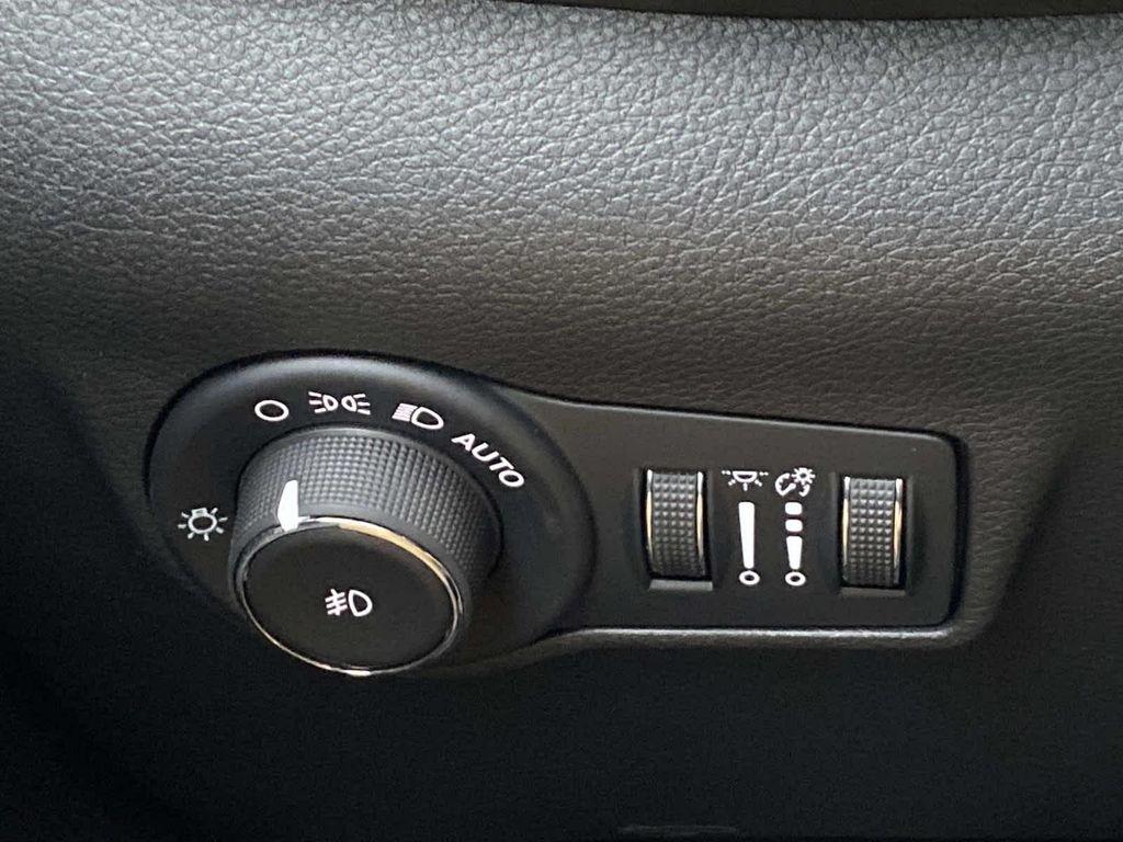 new 2025 Jeep Compass car, priced at $40,105