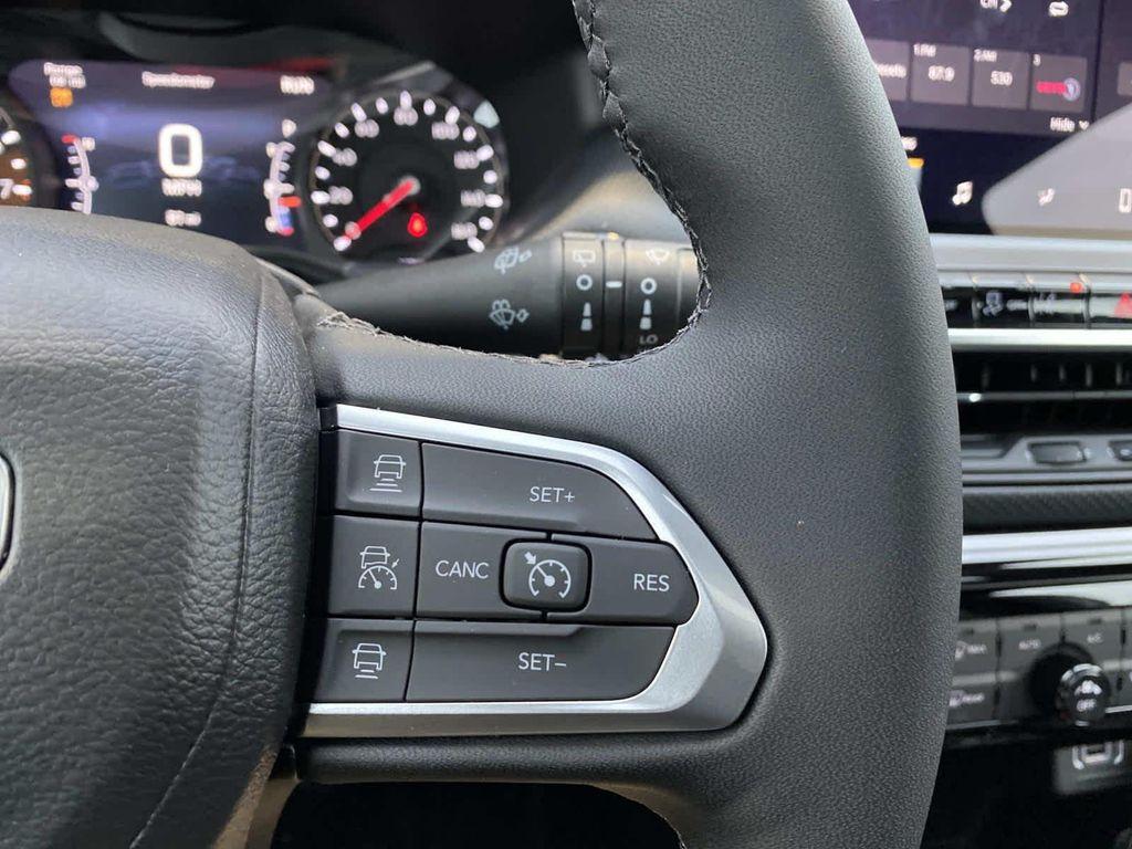 new 2025 Jeep Compass car, priced at $40,105