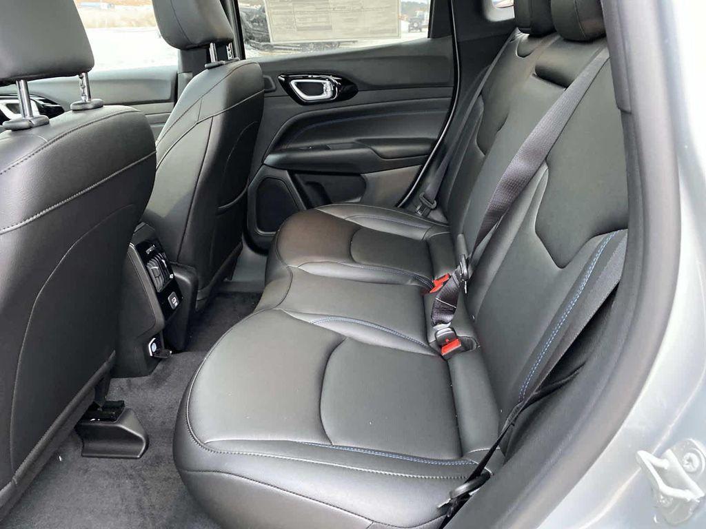 new 2025 Jeep Compass car, priced at $40,105