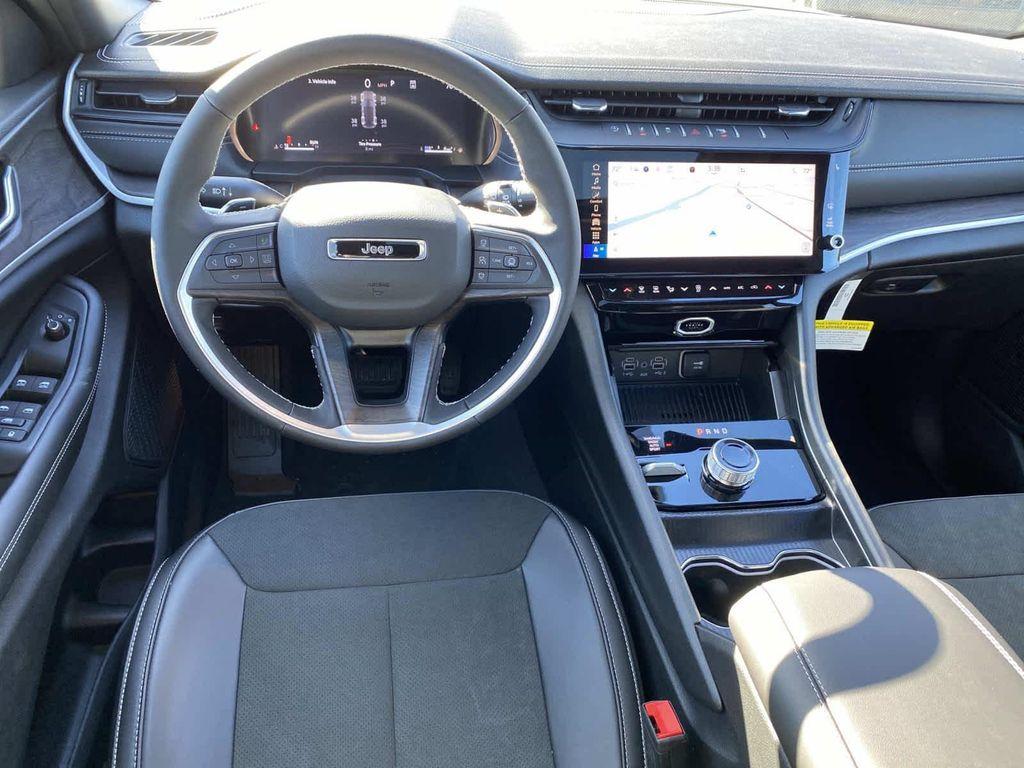 new 2026 Jeep Grand Cherokee car, priced at $48,575