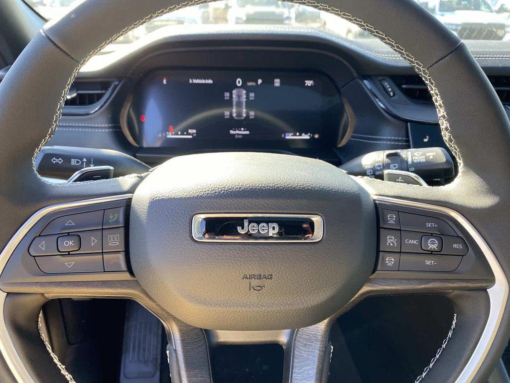 new 2026 Jeep Grand Cherokee car, priced at $48,575