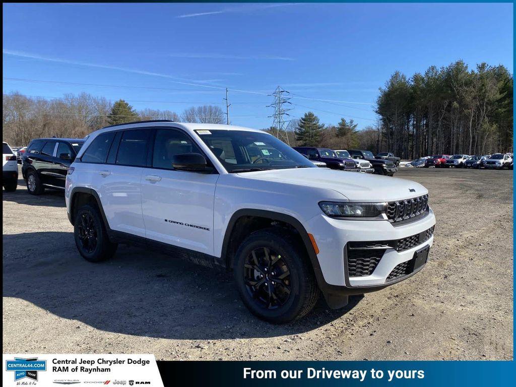 new 2026 Jeep Grand Cherokee car, priced at $48,575