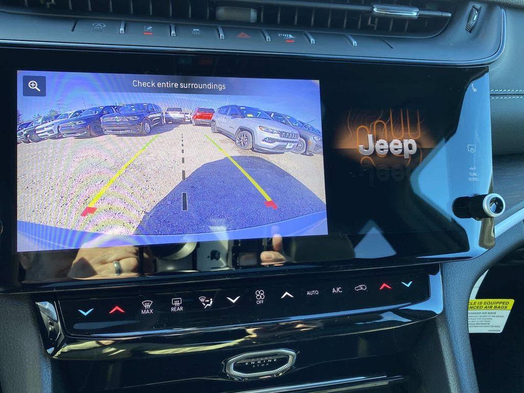 new 2026 Jeep Grand Cherokee car, priced at $48,575