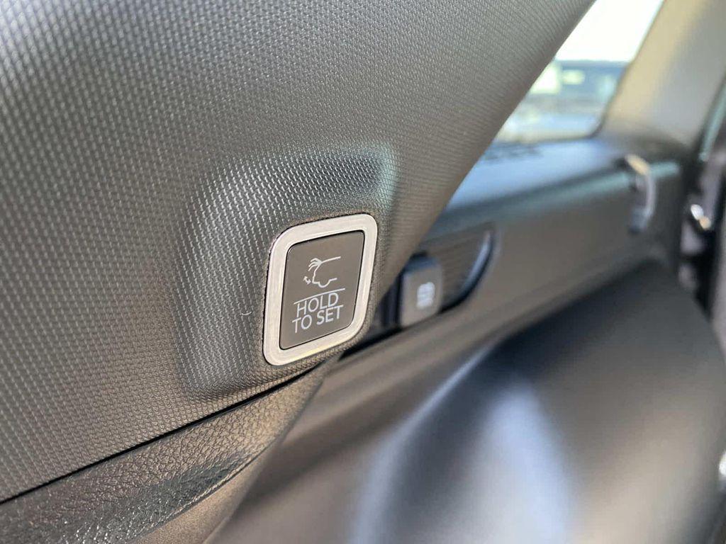 new 2025 Jeep Grand Cherokee car, priced at $47,780