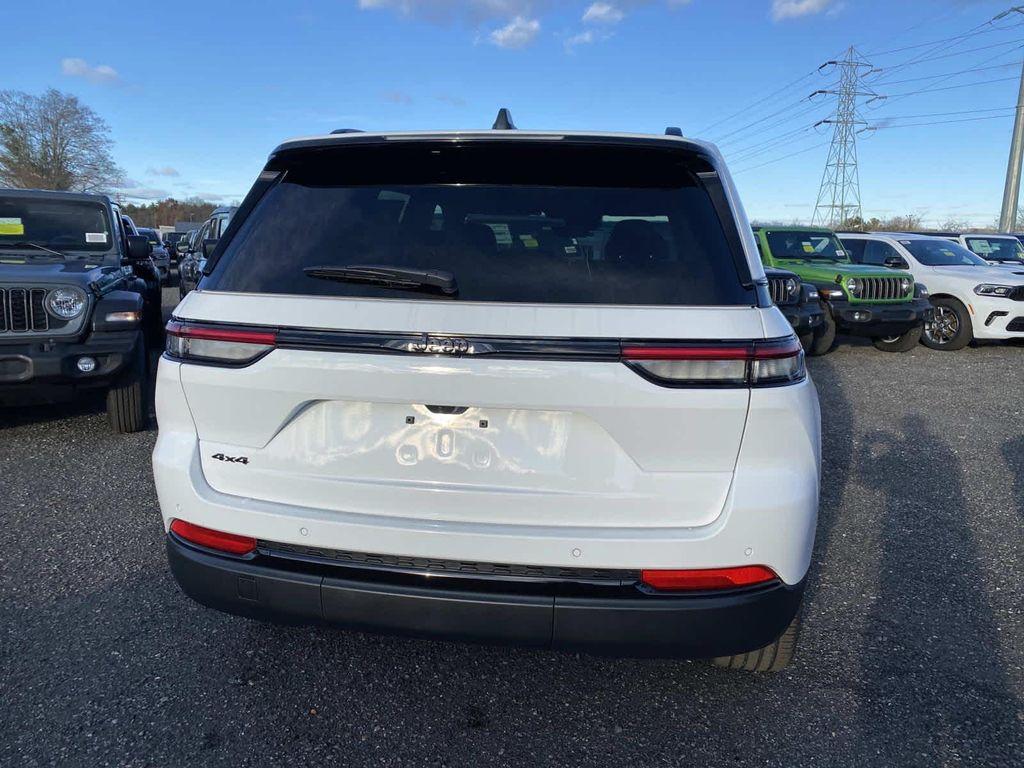 new 2025 Jeep Grand Cherokee car, priced at $47,780