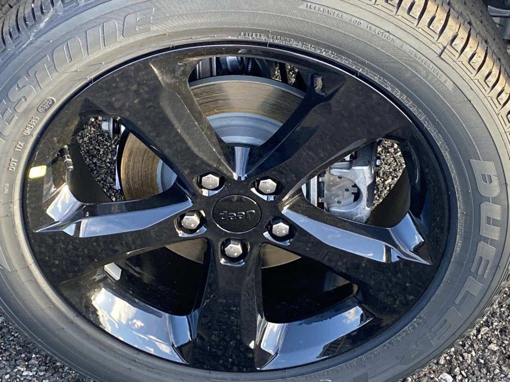 new 2025 Jeep Grand Cherokee car, priced at $47,780