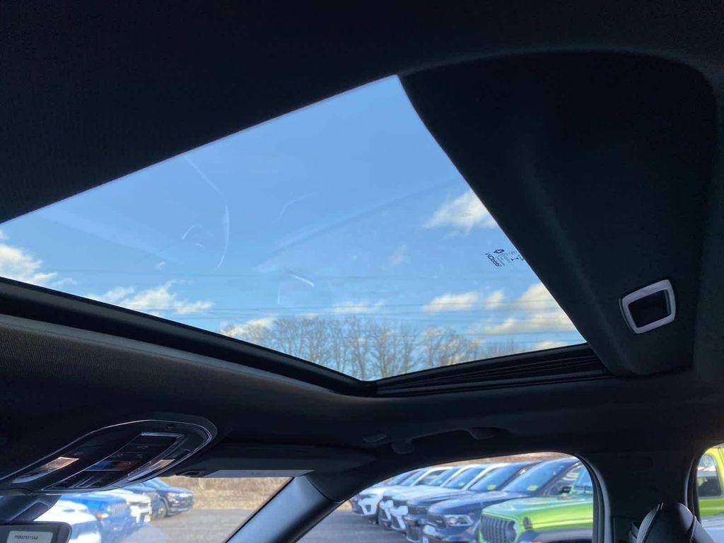 new 2025 Jeep Grand Cherokee car, priced at $47,780