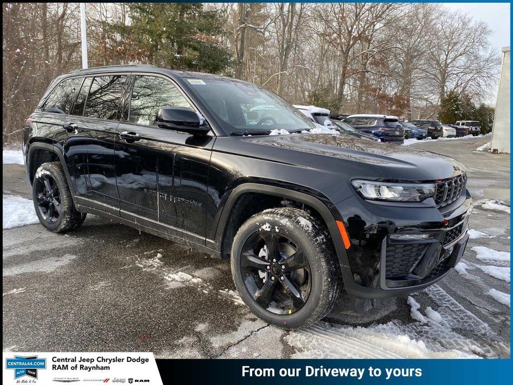 new 2026 Jeep Grand Cherokee car, priced at $50,805