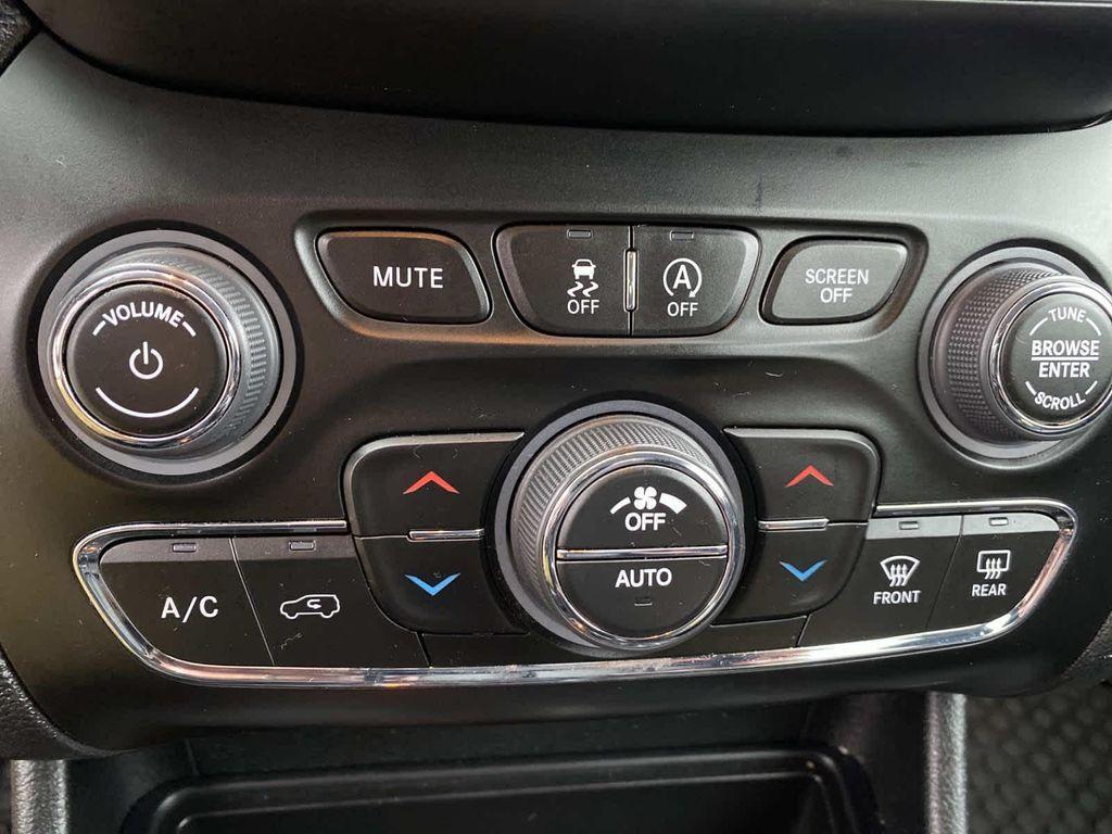 used 2022 Jeep Cherokee car, priced at $22,495