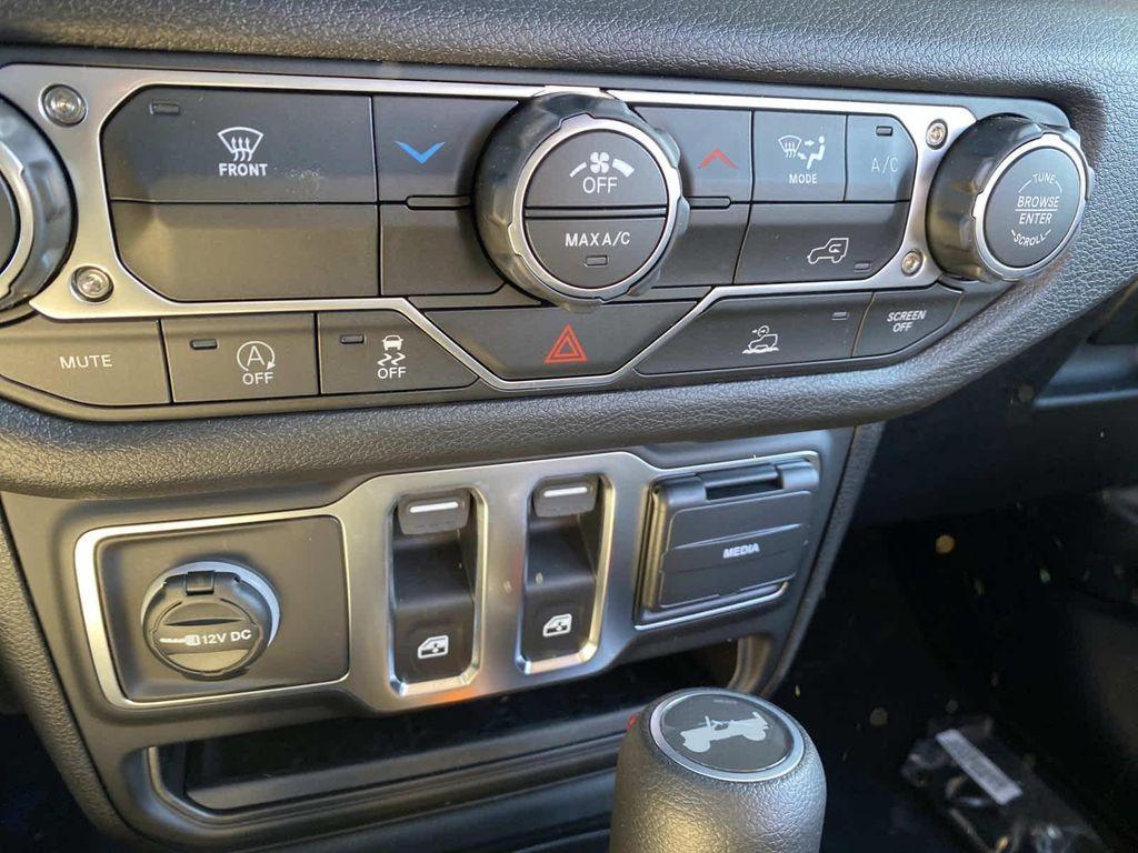 new 2026 Jeep Wrangler car, priced at $39,785