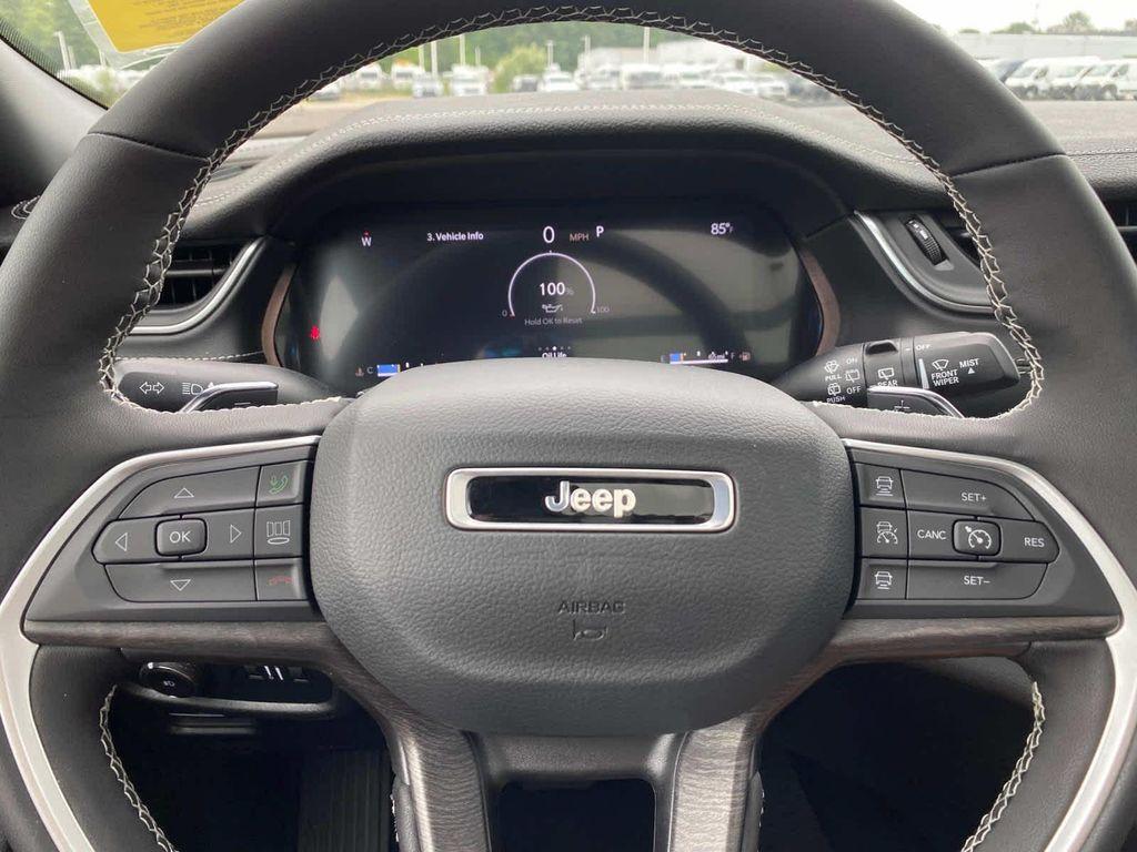 new 2025 Jeep Grand Cherokee L car, priced at $51,515