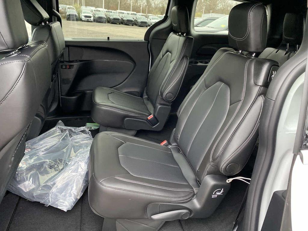 new 2026 Chrysler Pacifica car, priced at $45,865