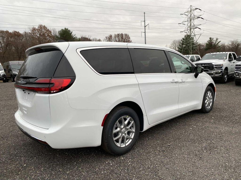 new 2026 Chrysler Pacifica car, priced at $45,865