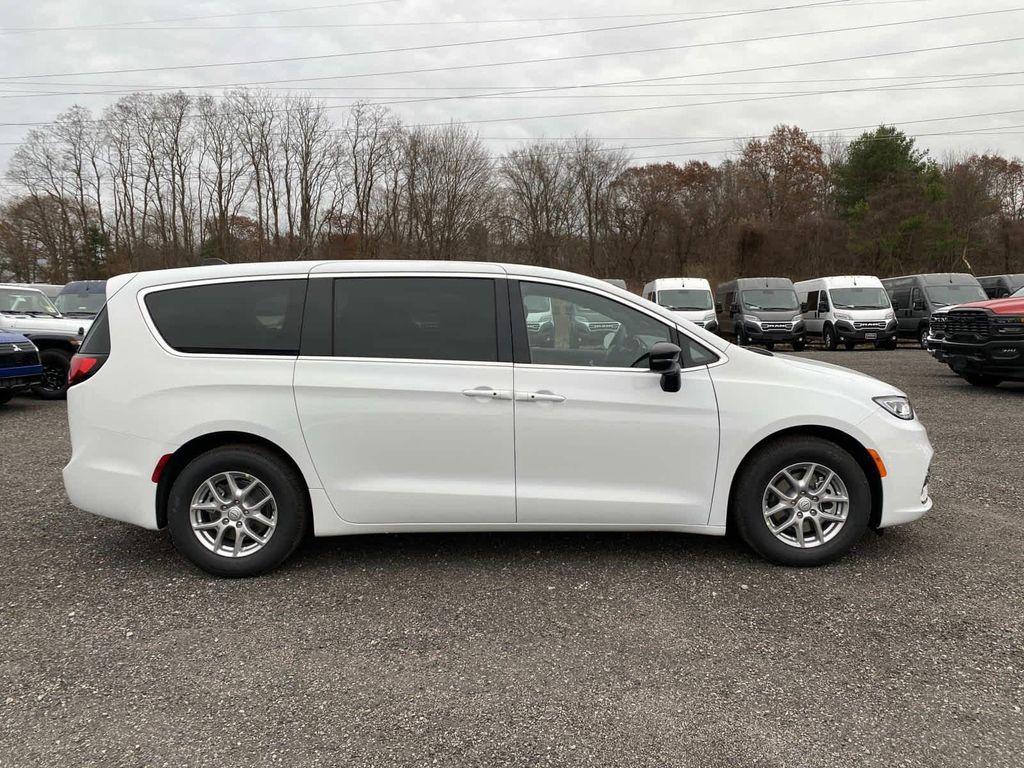 new 2026 Chrysler Pacifica car, priced at $45,865