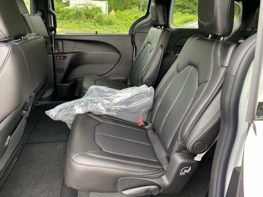 new 2027 Chrysler Pacifica car, priced at $48,760