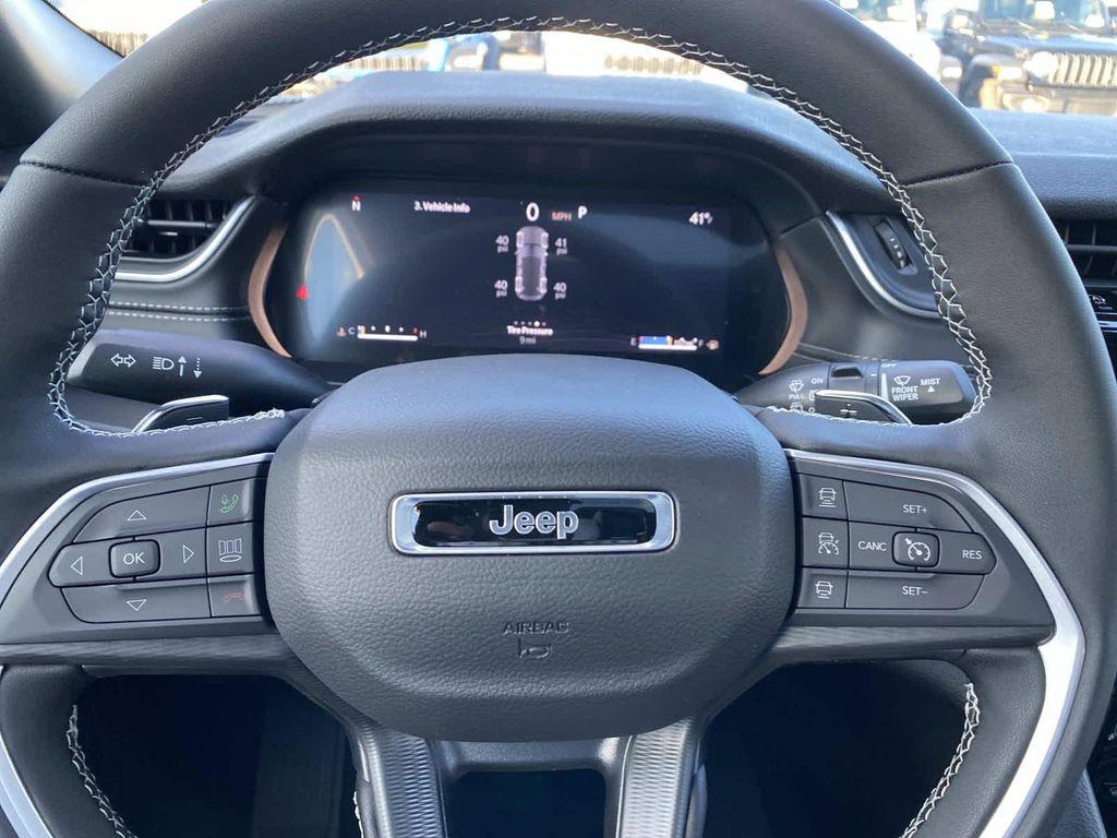 new 2025 Jeep Grand Cherokee car, priced at $47,780