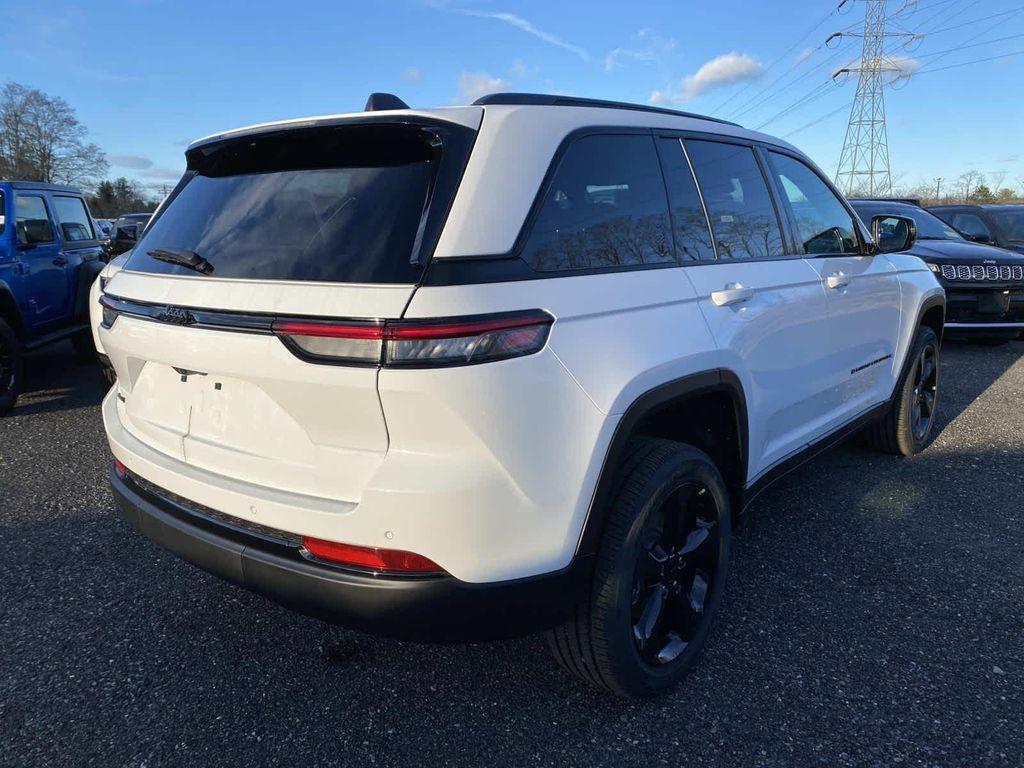 new 2025 Jeep Grand Cherokee car, priced at $47,780