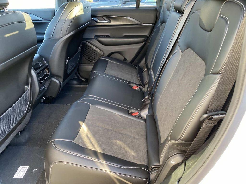 new 2025 Jeep Grand Cherokee car, priced at $47,780