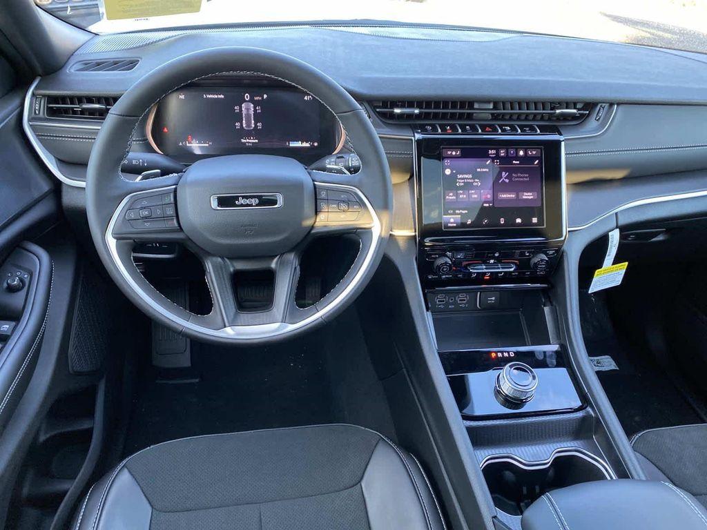 new 2025 Jeep Grand Cherokee car, priced at $47,780
