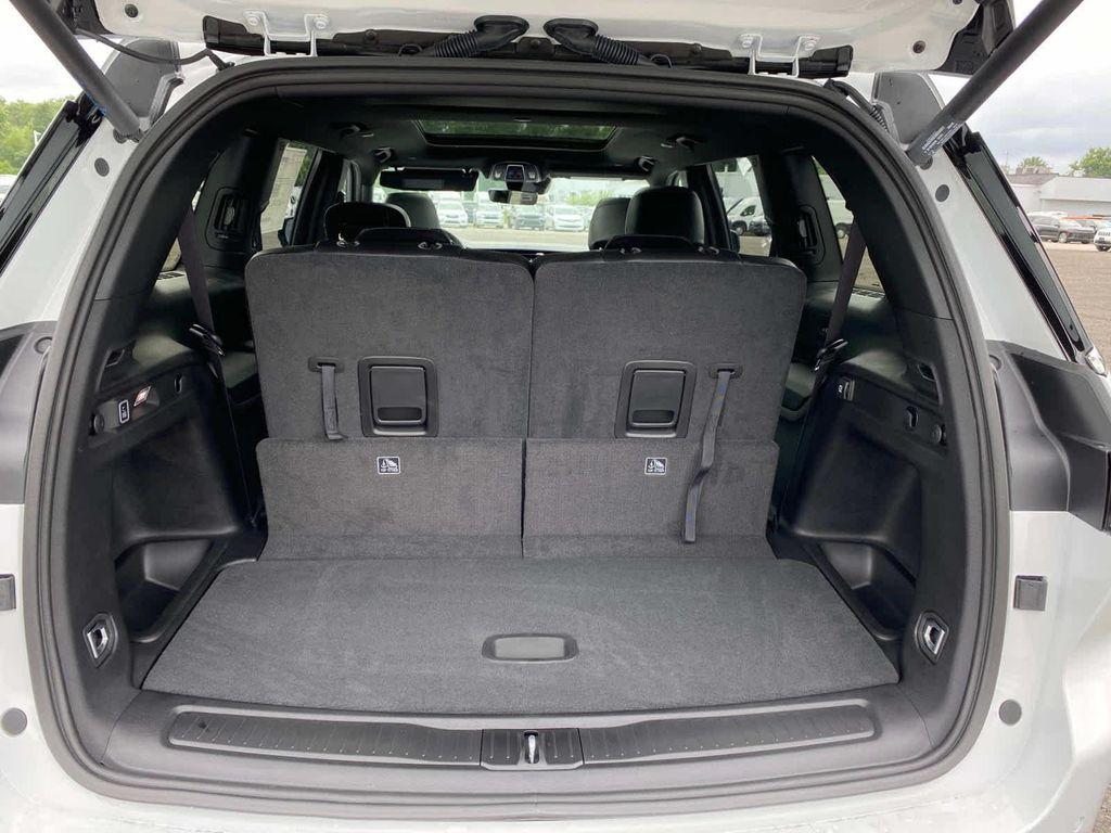 new 2025 Jeep Grand Cherokee L car, priced at $51,515