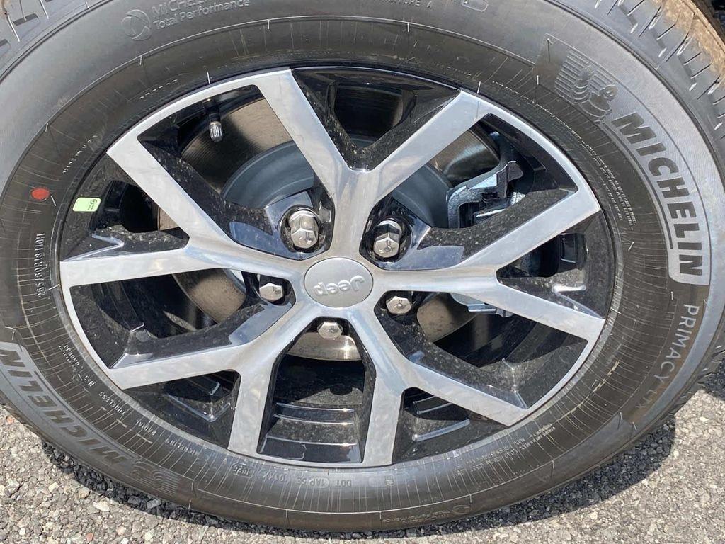 new 2025 Jeep Grand Cherokee L car, priced at $51,515