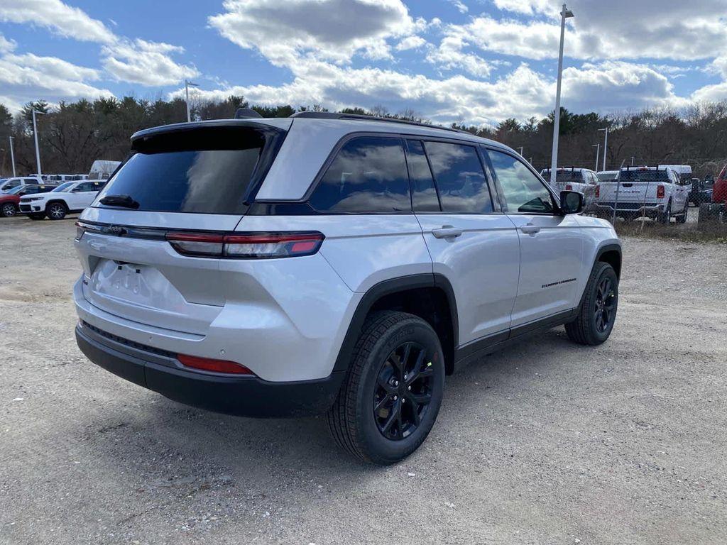 new 2026 Jeep Grand Cherokee car, priced at $49,170
