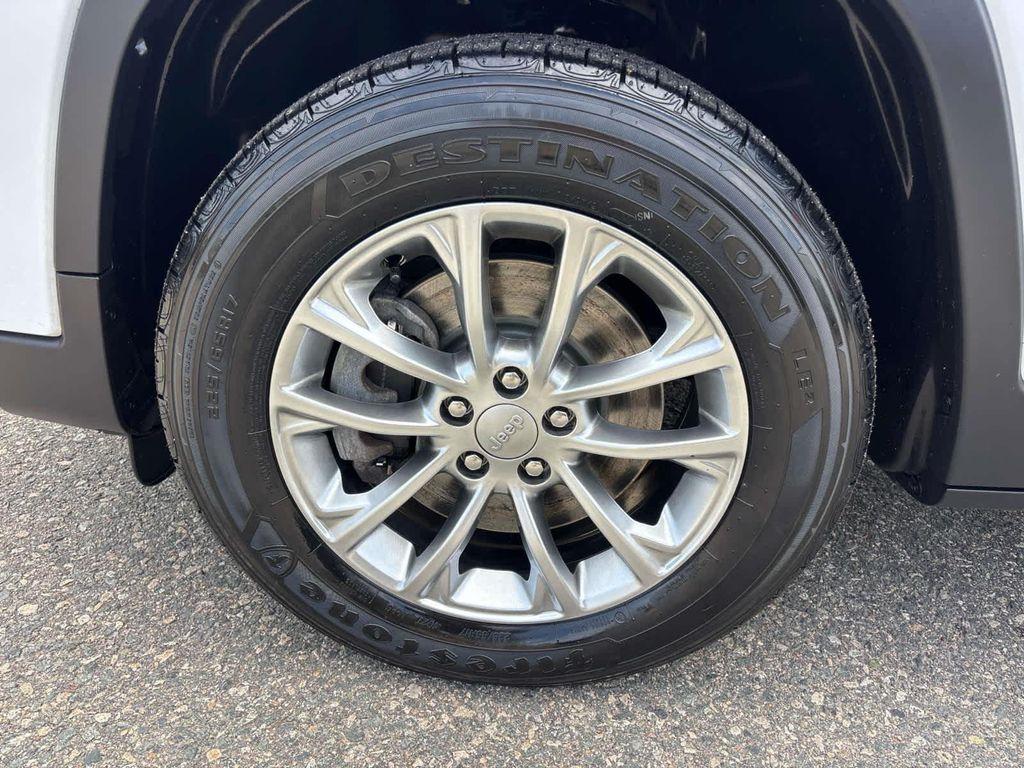 used 2022 Jeep Cherokee car, priced at $22,974