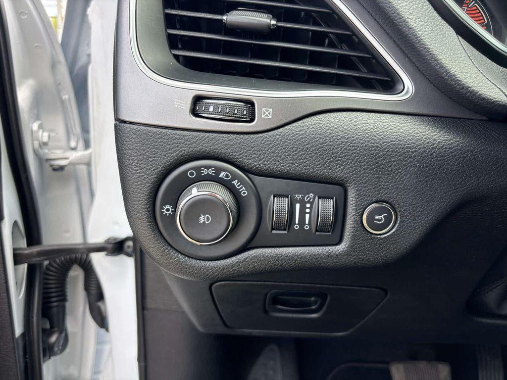 used 2022 Jeep Cherokee car, priced at $22,974