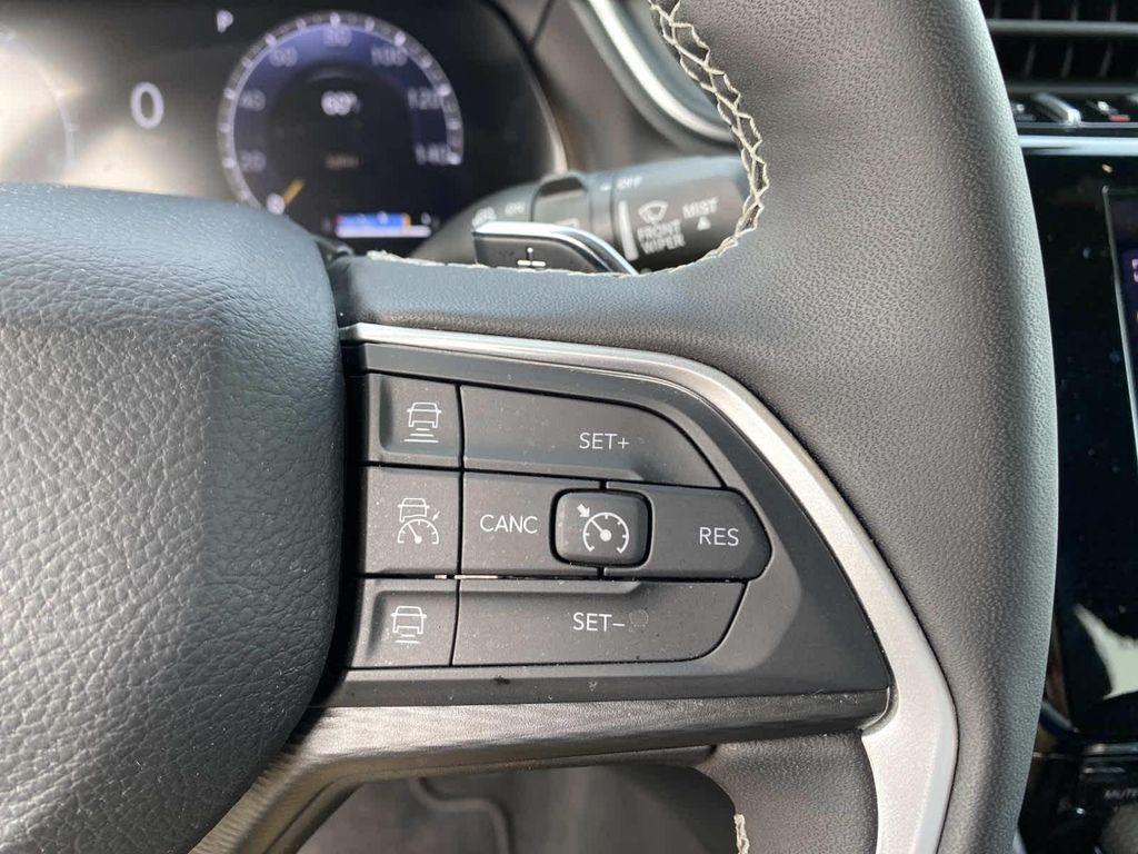 used 2025 Jeep Grand Cherokee car, priced at $33,675