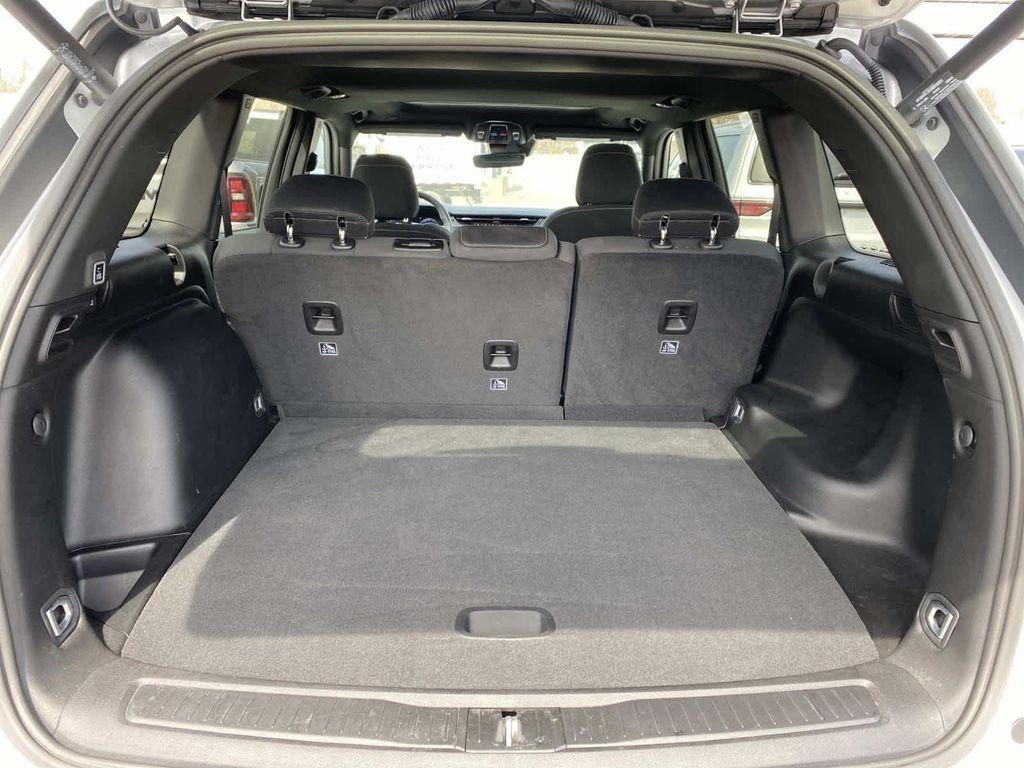 used 2025 Jeep Grand Cherokee car, priced at $33,675
