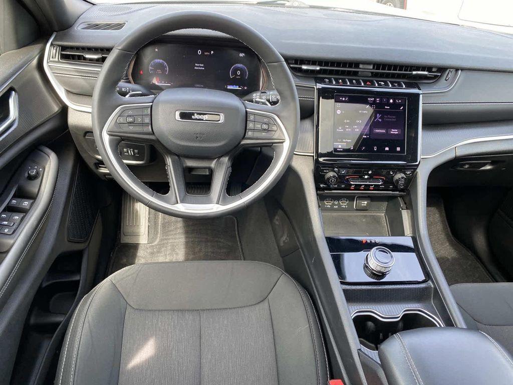 used 2025 Jeep Grand Cherokee car, priced at $33,675