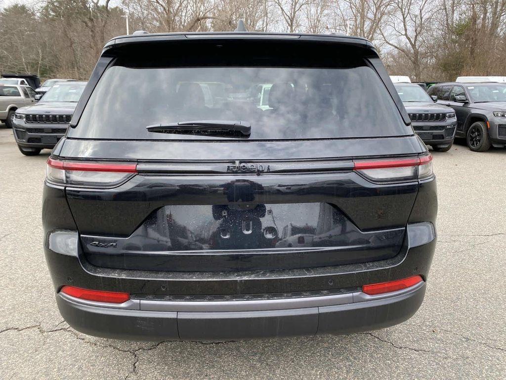 new 2026 Jeep Grand Cherokee car, priced at $49,170