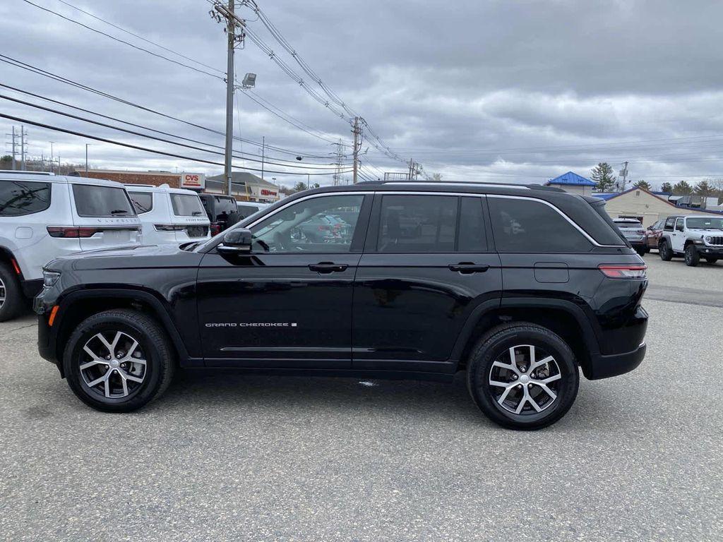 used 2023 Jeep Grand Cherokee car, priced at $32,899