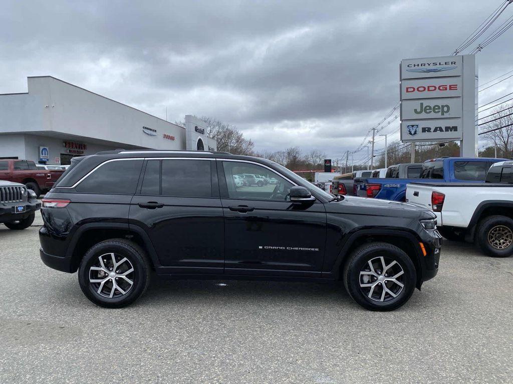 used 2023 Jeep Grand Cherokee car, priced at $32,899