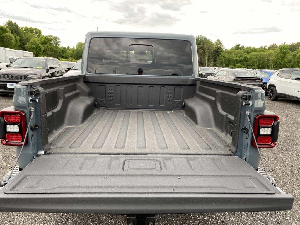 new 2026 Jeep Gladiator car, priced at $64,580