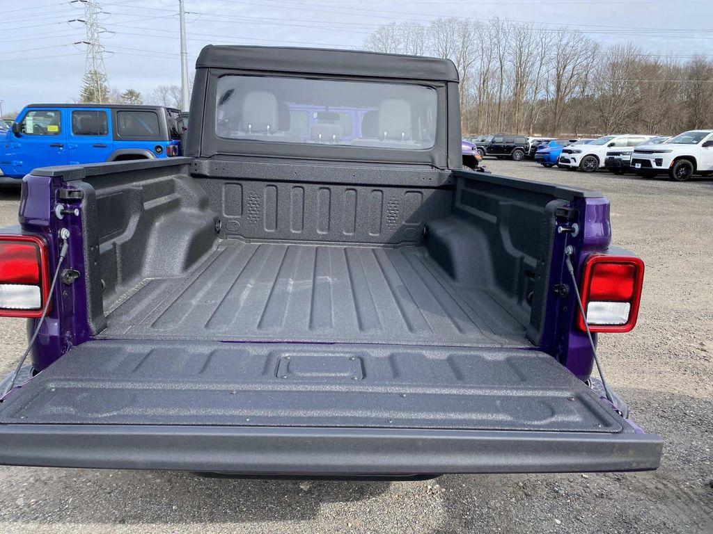 new 2026 Jeep Gladiator car, priced at $43,335
