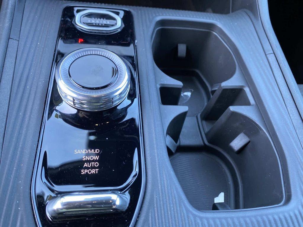 new 2026 Jeep Cherokee car, priced at $41,605