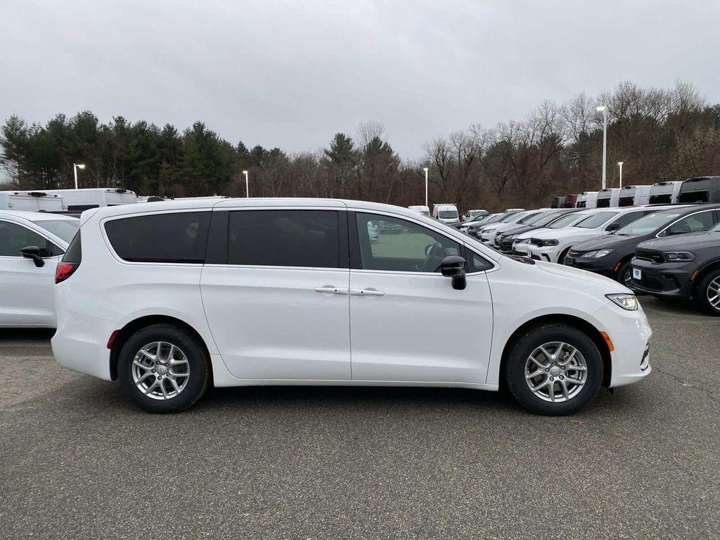 new 2026 Chrysler Pacifica car, priced at $46,165