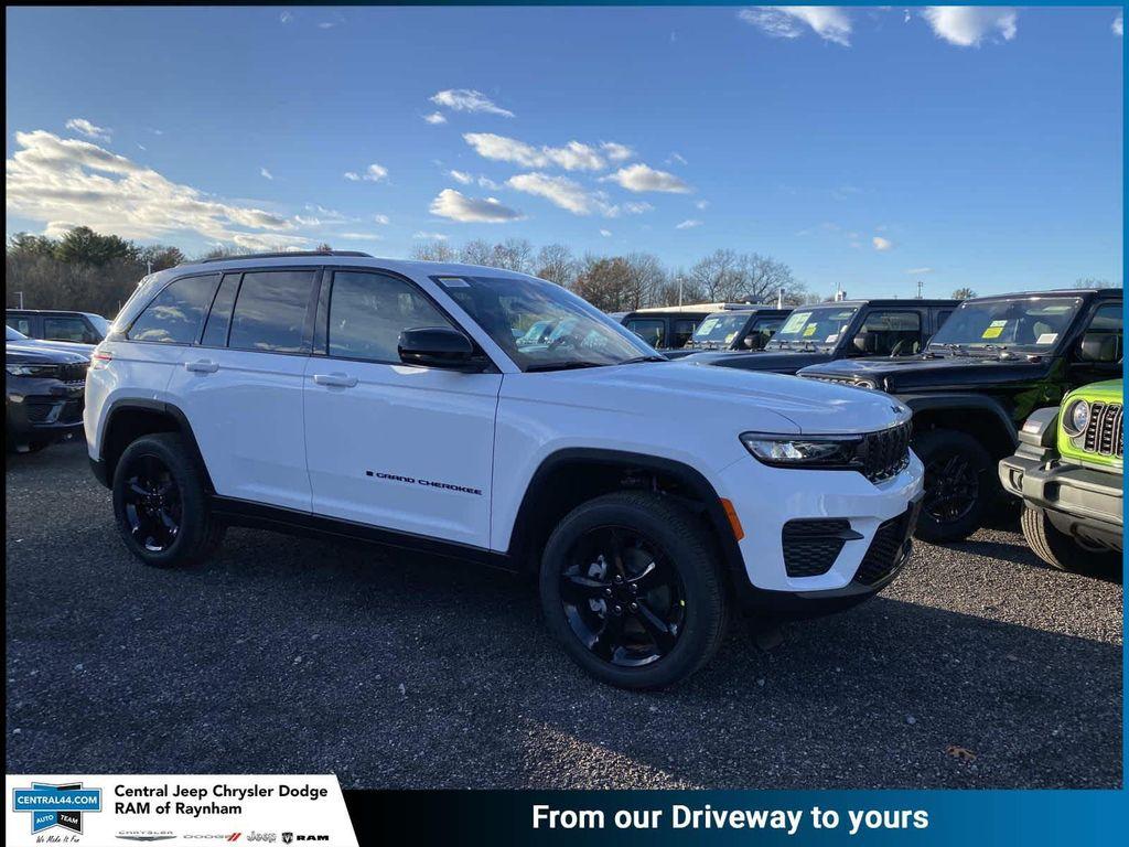 new 2025 Jeep Grand Cherokee car, priced at $47,780