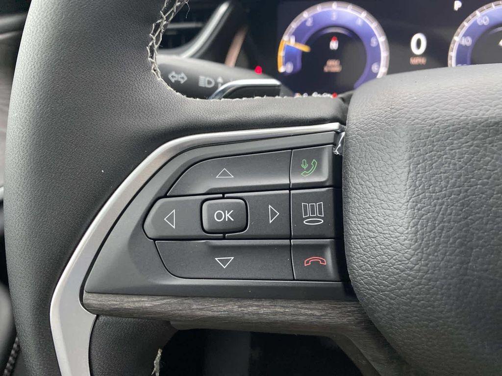 new 2025 Jeep Grand Cherokee car, priced at $50,010