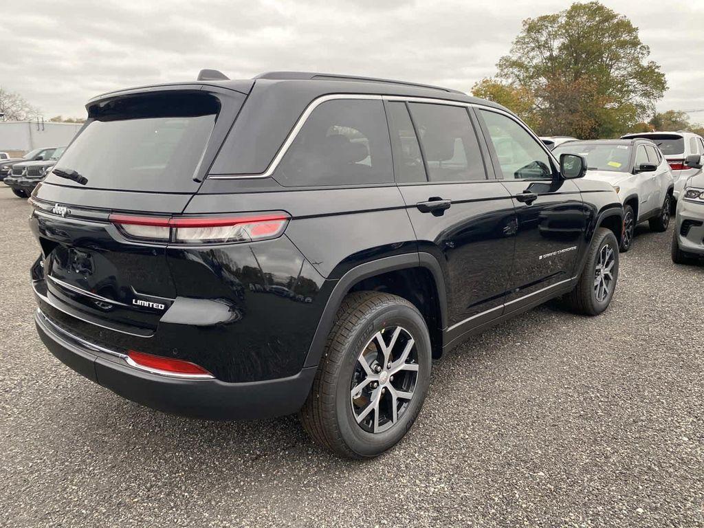new 2025 Jeep Grand Cherokee car, priced at $50,010