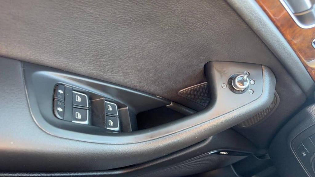 Audi A6 view 32