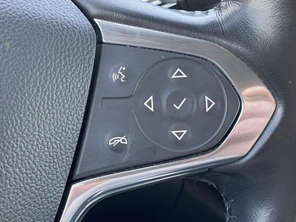 used 2021 Chevrolet Traverse car, priced at $21,887