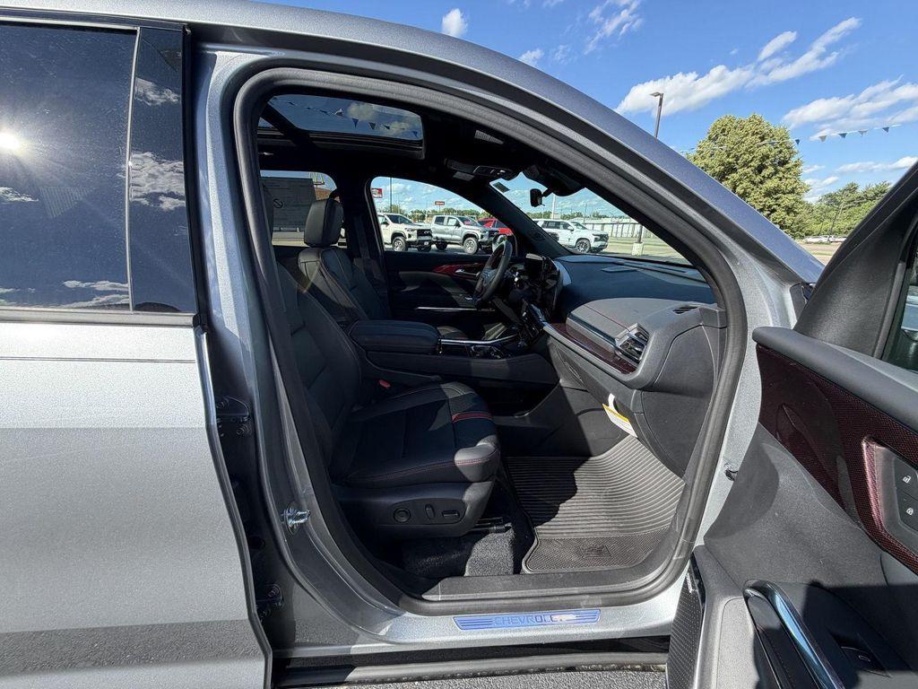 new 2026 Chevrolet Traverse car, priced at $57,610