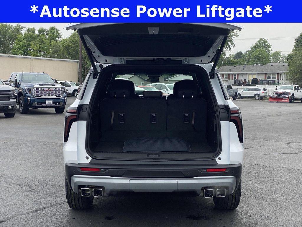 new 2025 Chevrolet Traverse car, priced at $39,995