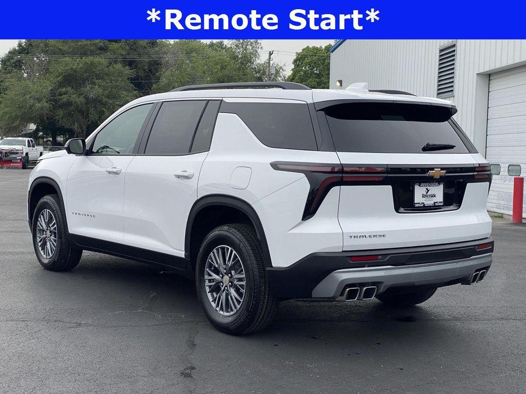 new 2025 Chevrolet Traverse car, priced at $39,995