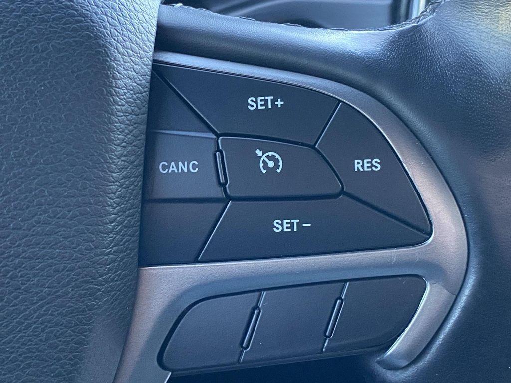 used 2021 Jeep Grand Cherokee car, priced at $21,490